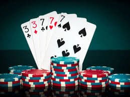 Pola kemenangan umum dalam permainan Bingo Contoh pola kemenangan Bingo standar: baris, kolom, diagonal